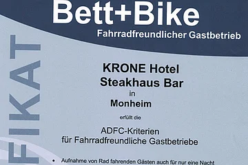 Zertifikat des ADFC für das KRONE Hotel Steakhaus Bar in Monheim als fahrradfreundlicher Gastbetrieb, ausgestellt 2016.