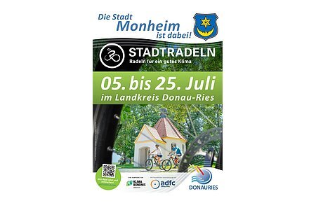 Plakat zur Stadtradeln-Kampagne Monheim 5. bis 25. Juli mit Radfahrern vor Kapelle und QR-Code zum App-Download
